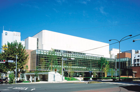 長崎市立図書館の正面